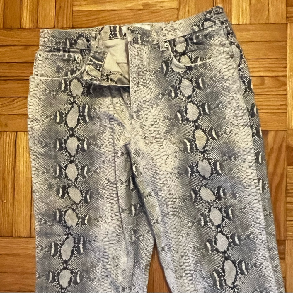 Zara straight leg snake print denim🐍